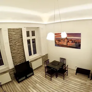 Homelike Luxury Flat On Gyulai Pal Apartament